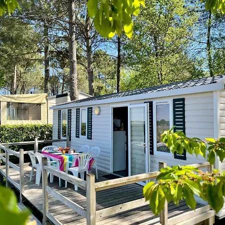 Le Pressoir Camping Petit-Palais-et-Cornemps