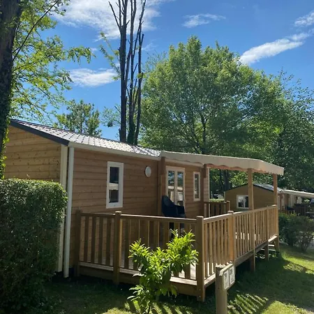 Le Pressoir 4* Petit-Palais-et-Cornemps