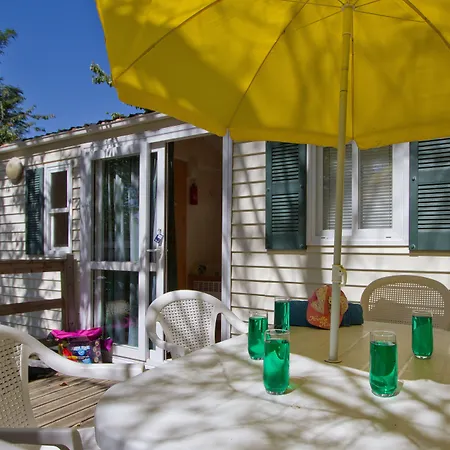 Le Pressoir 4* Petit-Palais-et-Cornemps