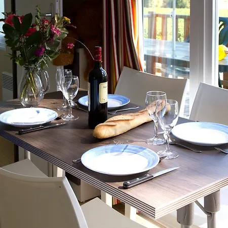 Parque de Campismo Le Pressoir 4*