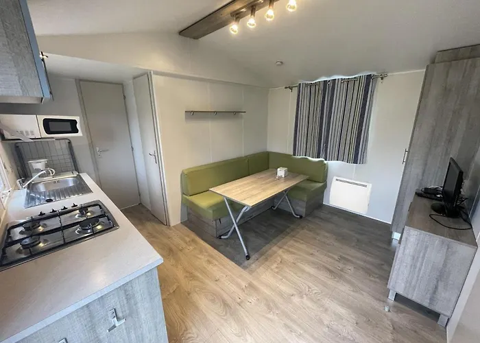 Le Pressoir 4* Petit-Palais-et-Cornemps