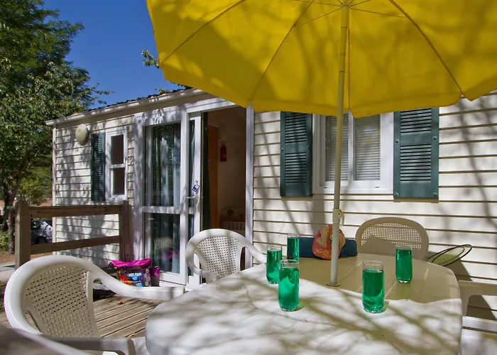 Le Pressoir 4* Petit-Palais-et-Cornemps